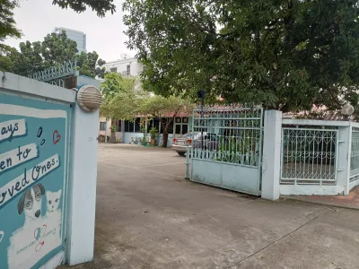 Pradiphat Animal Hospital 2