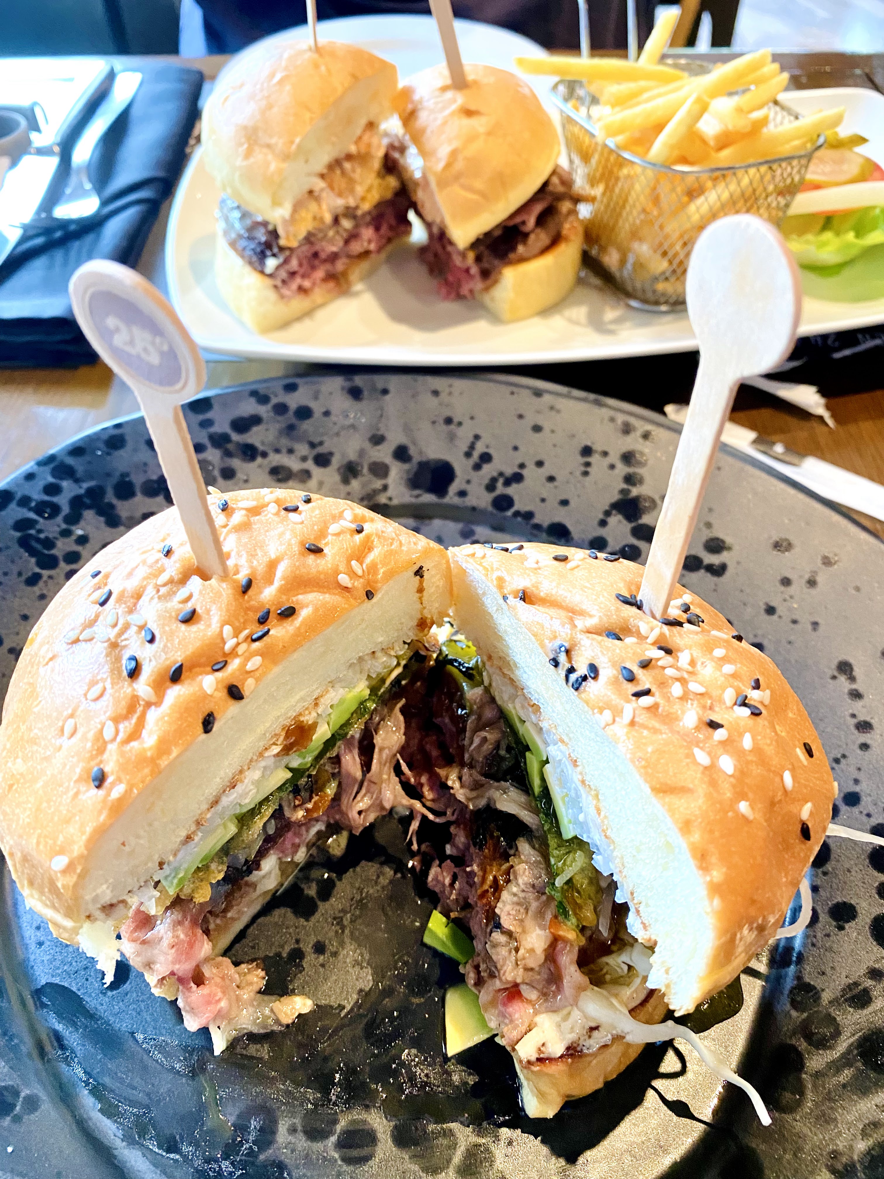 25 Degrees Burger Bar