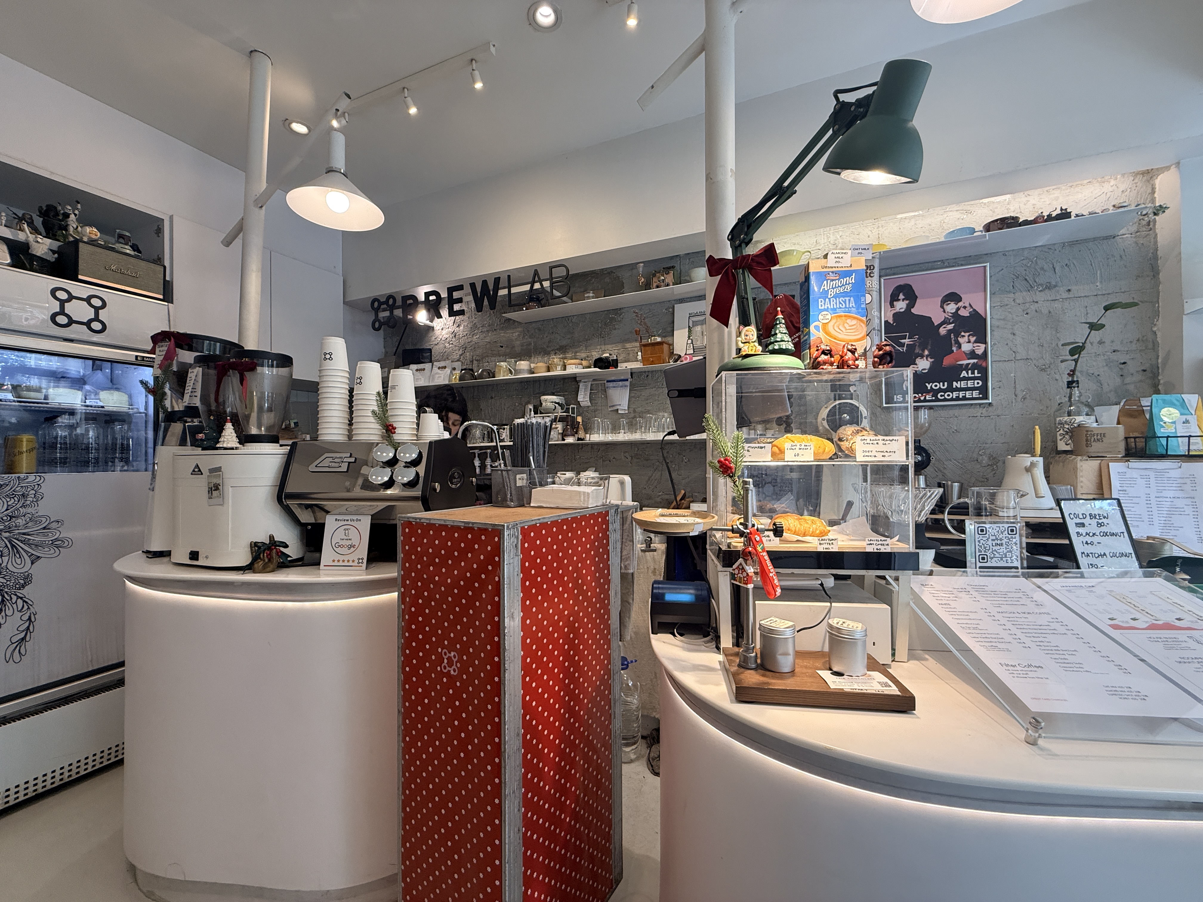 BrewLab Cafe Roompini