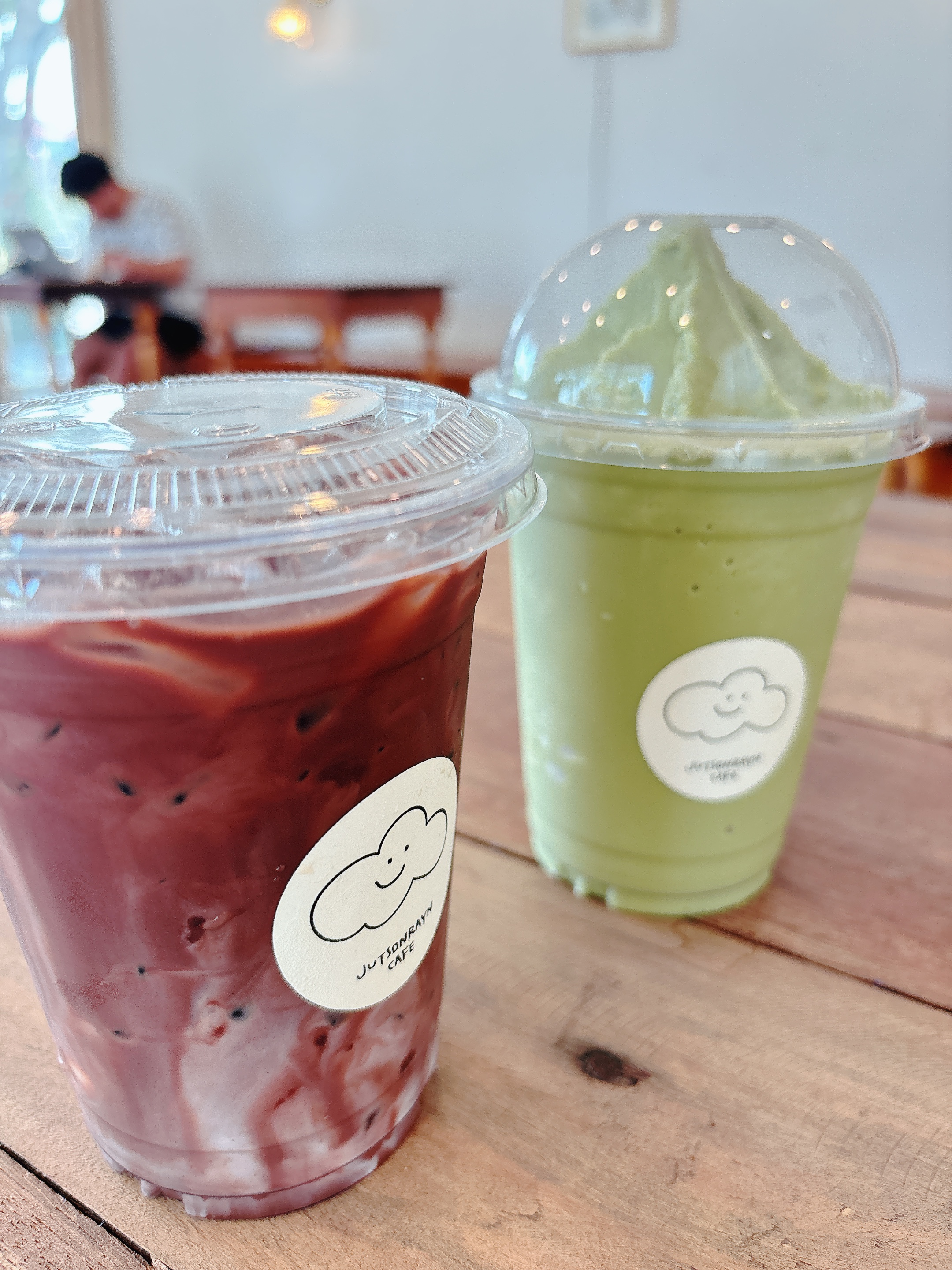 Chut Sonren Café Thawi Watthana