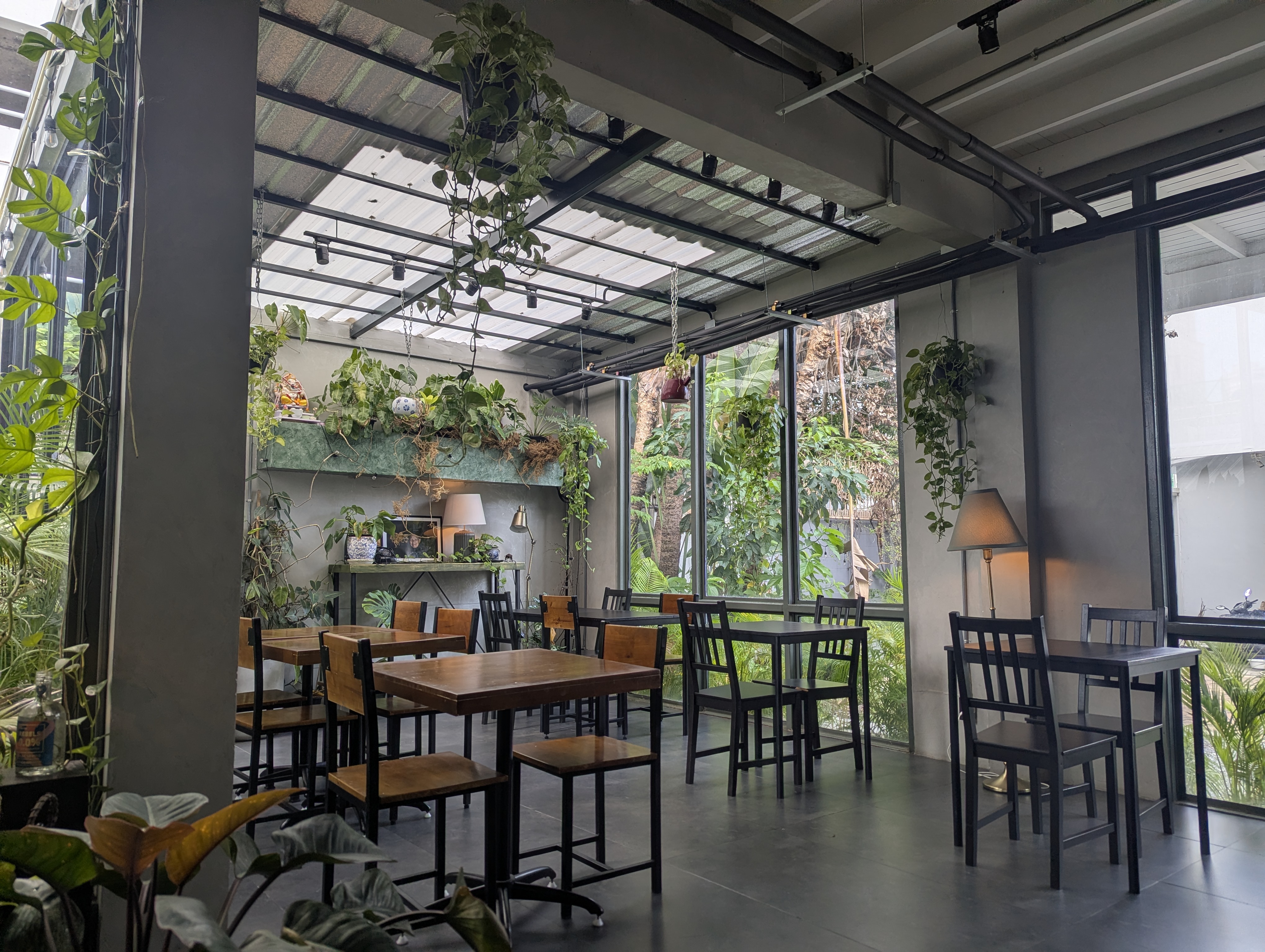 Earth House | Restaurant | Wine Bar