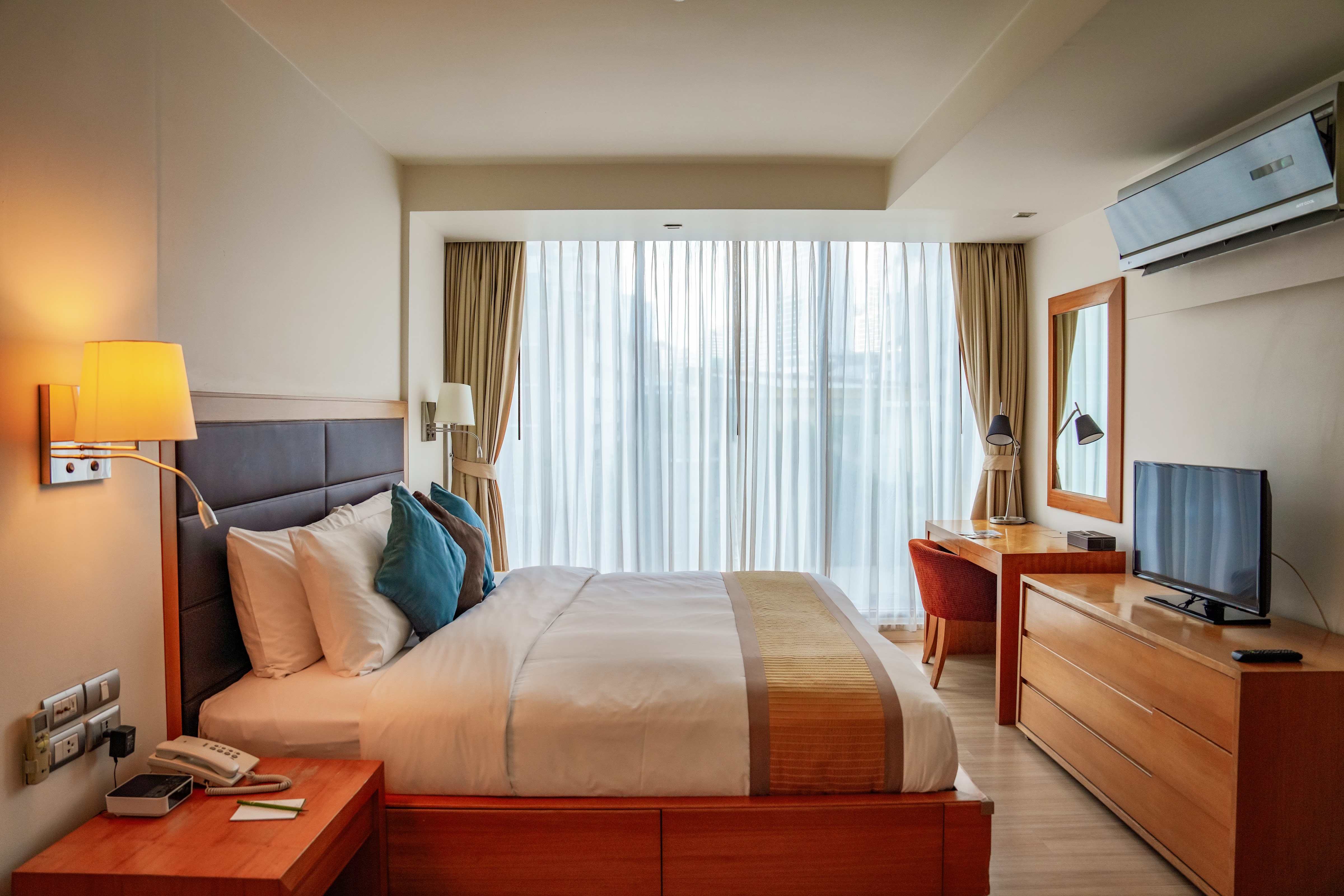 Oakwood Residence Sukhumvit 24 Bangkok