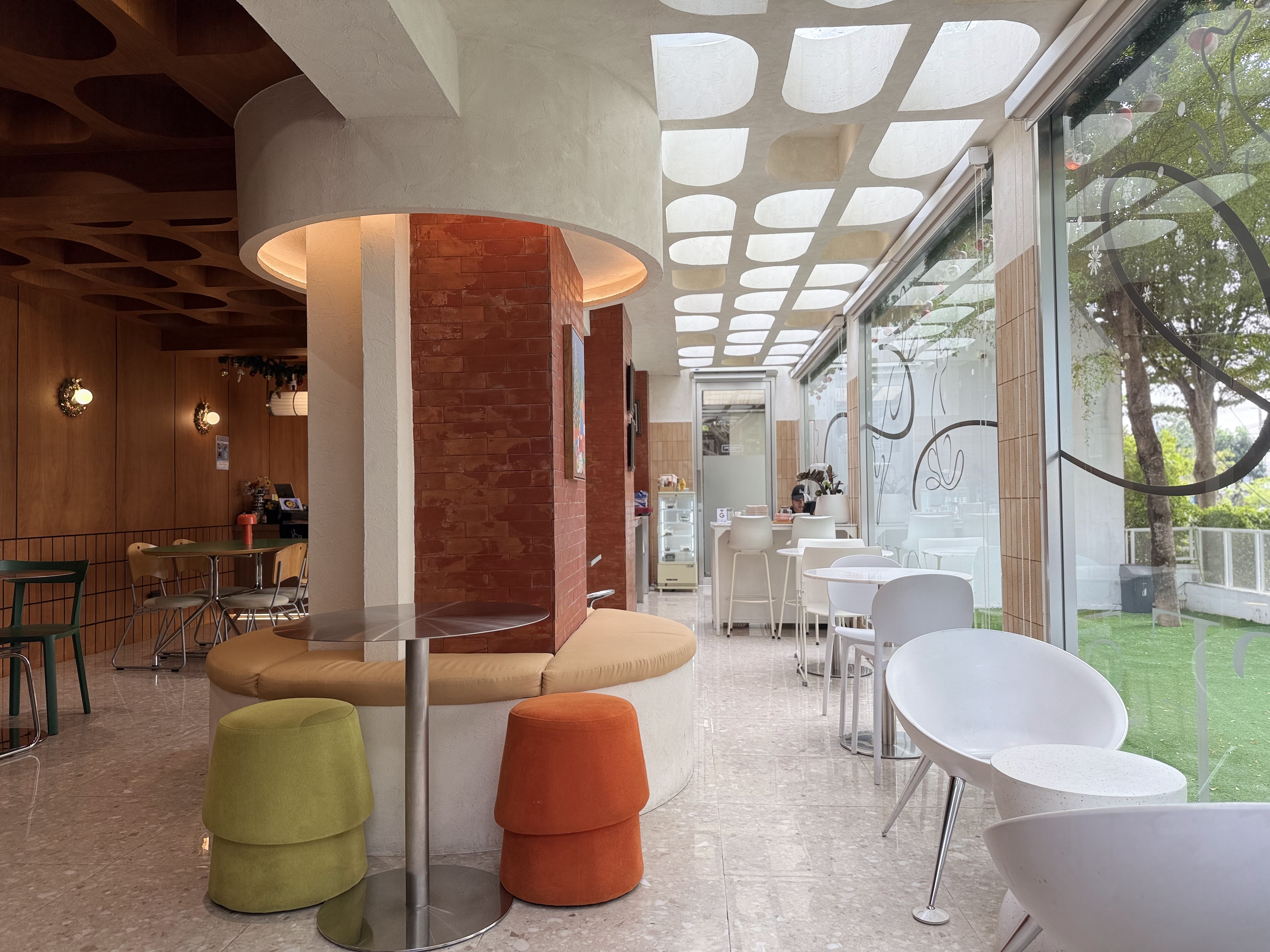 PETRICHOR Café