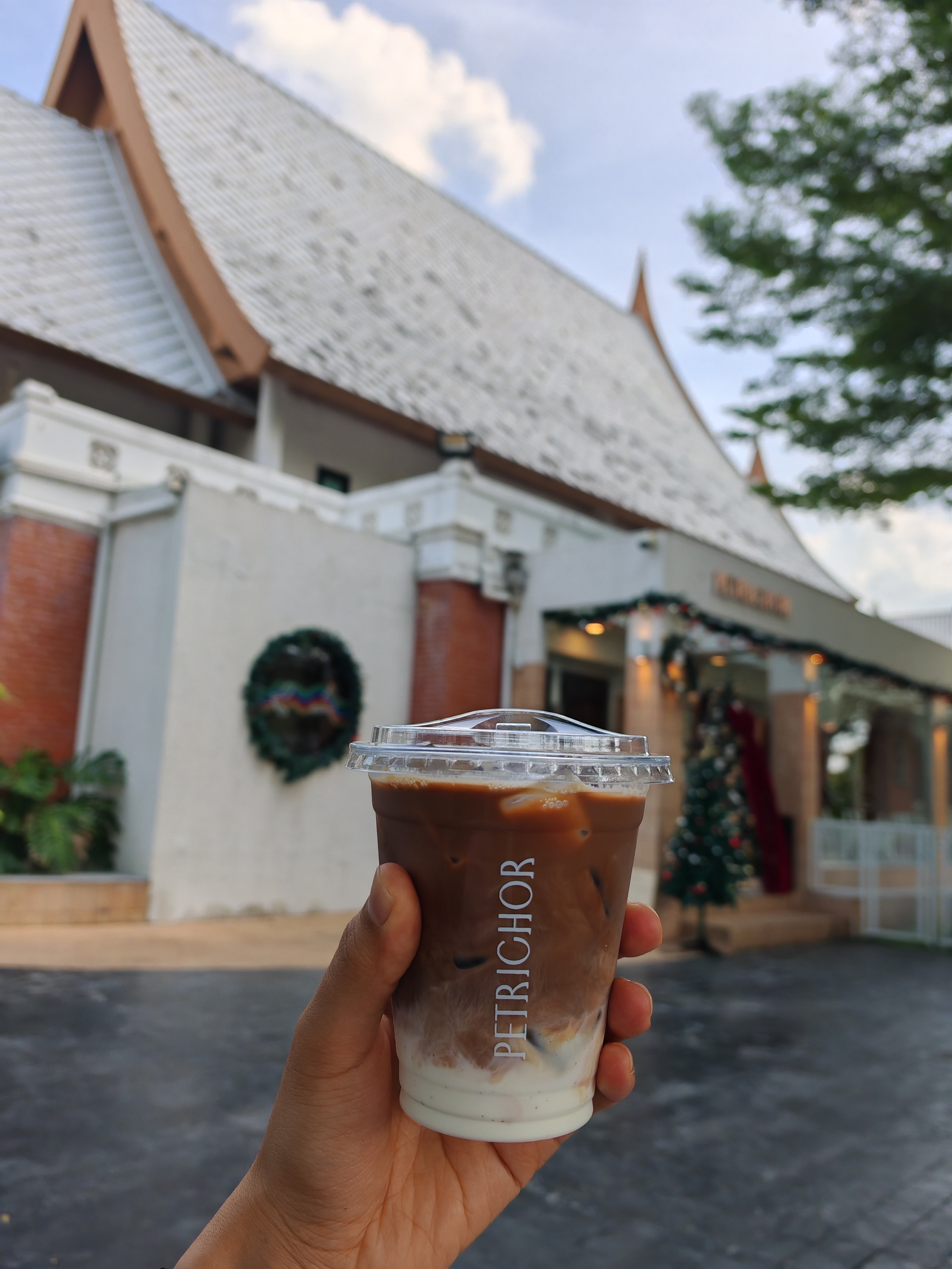 PETRICHOR Café