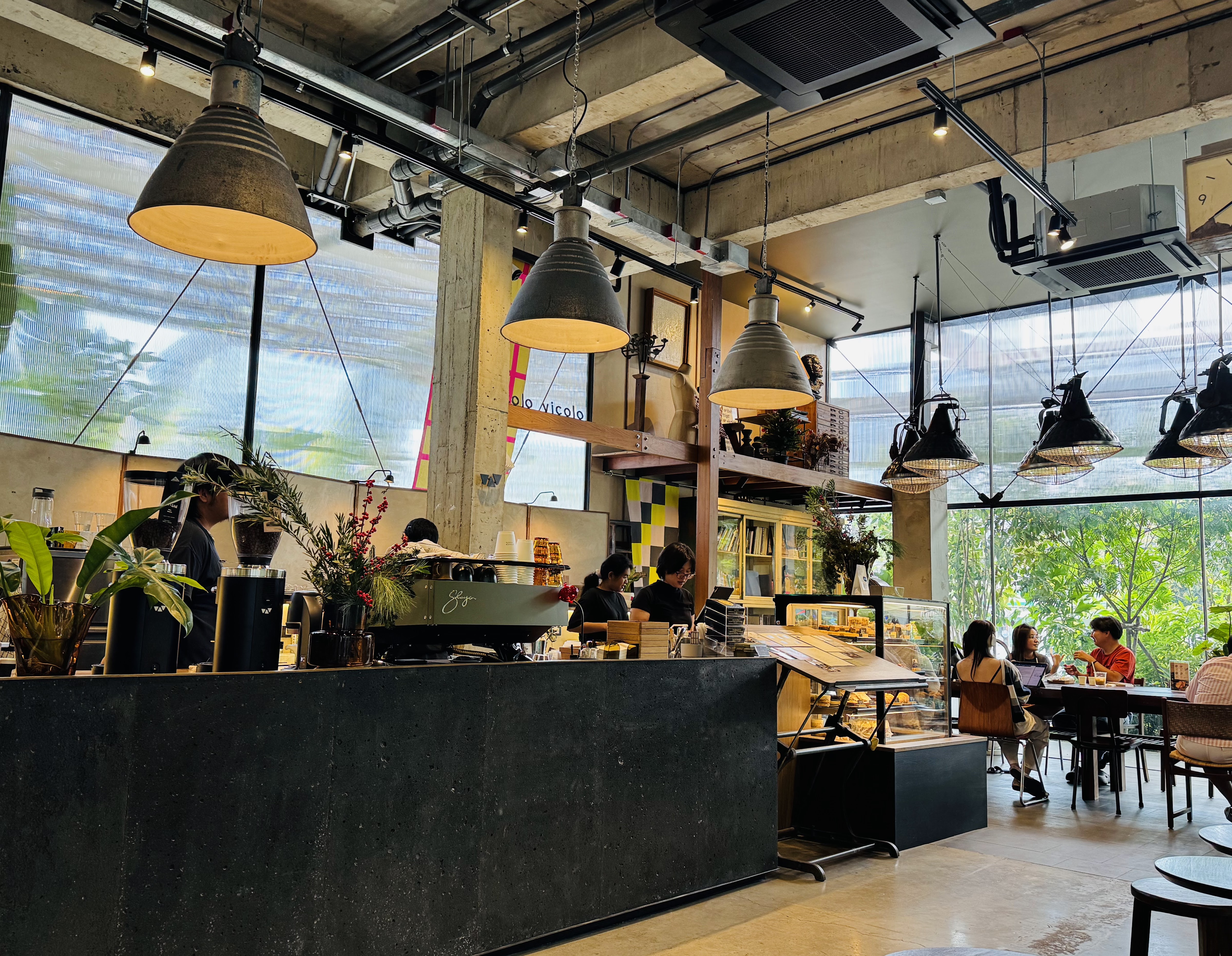 Piccolo Vicolo Café at Dadfa Lasalle