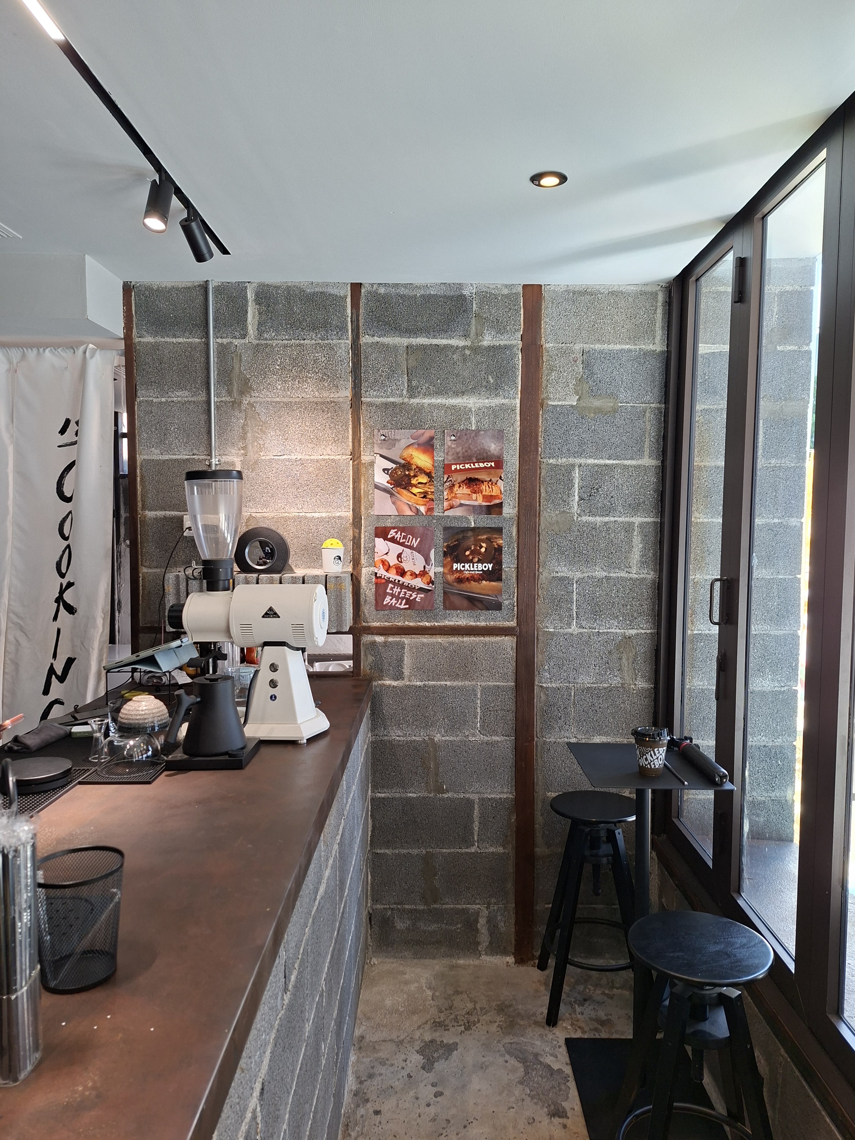 PICKLEBOY Cafe&Space