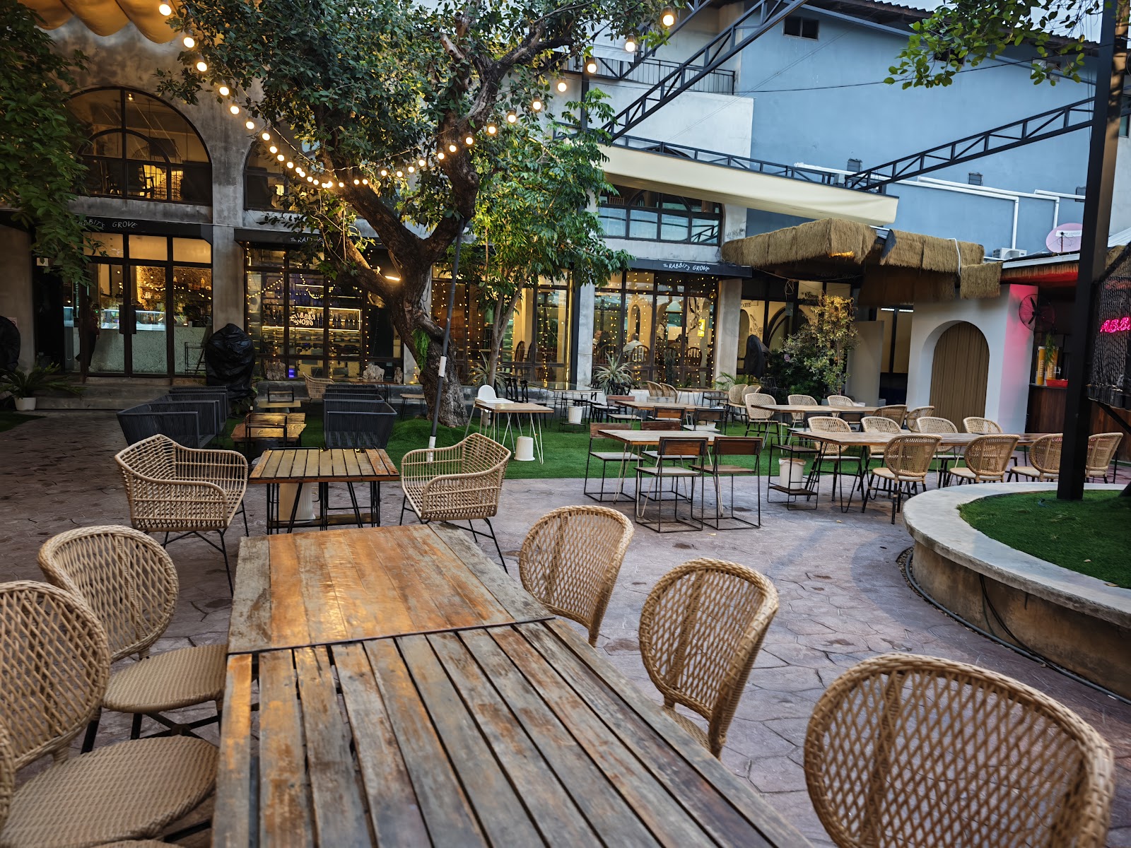 The Rabbit's Grove Cafe & Restaurant
