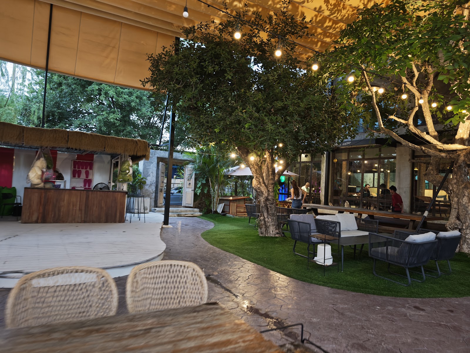 The Rabbit's Grove Cafe & Restaurant
