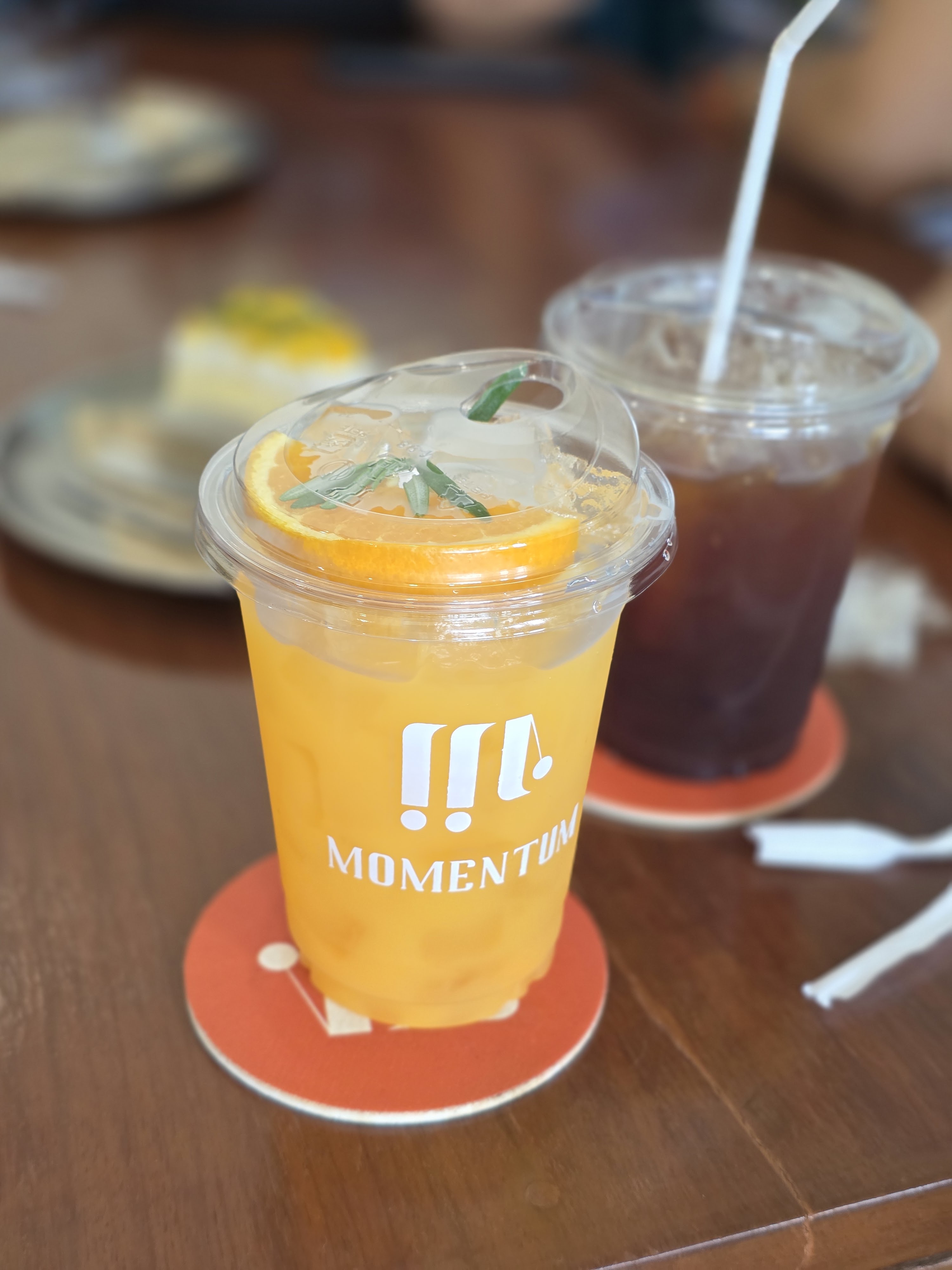 MOMENTUM Cafe