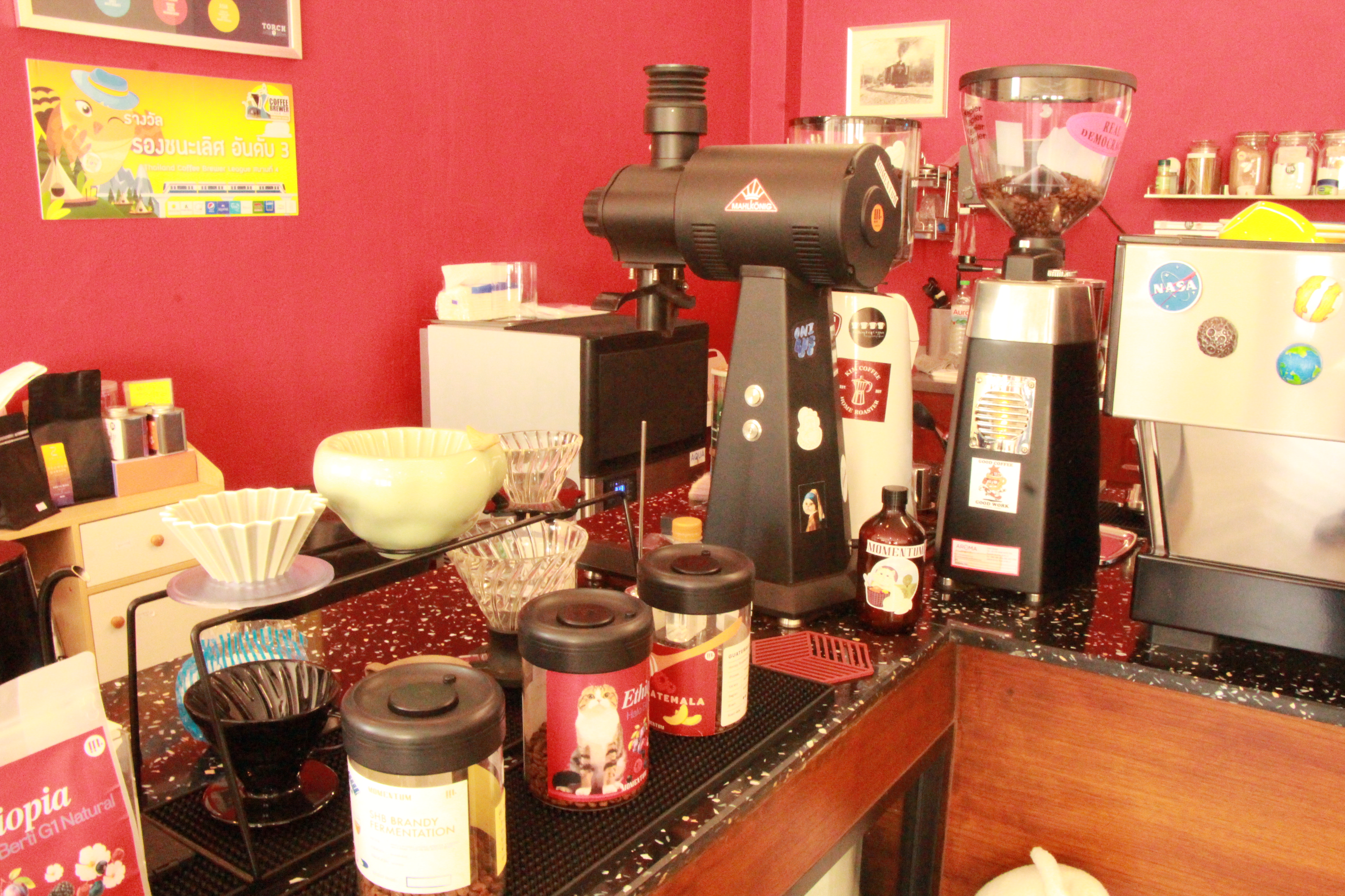 MOMENTUM Cafe