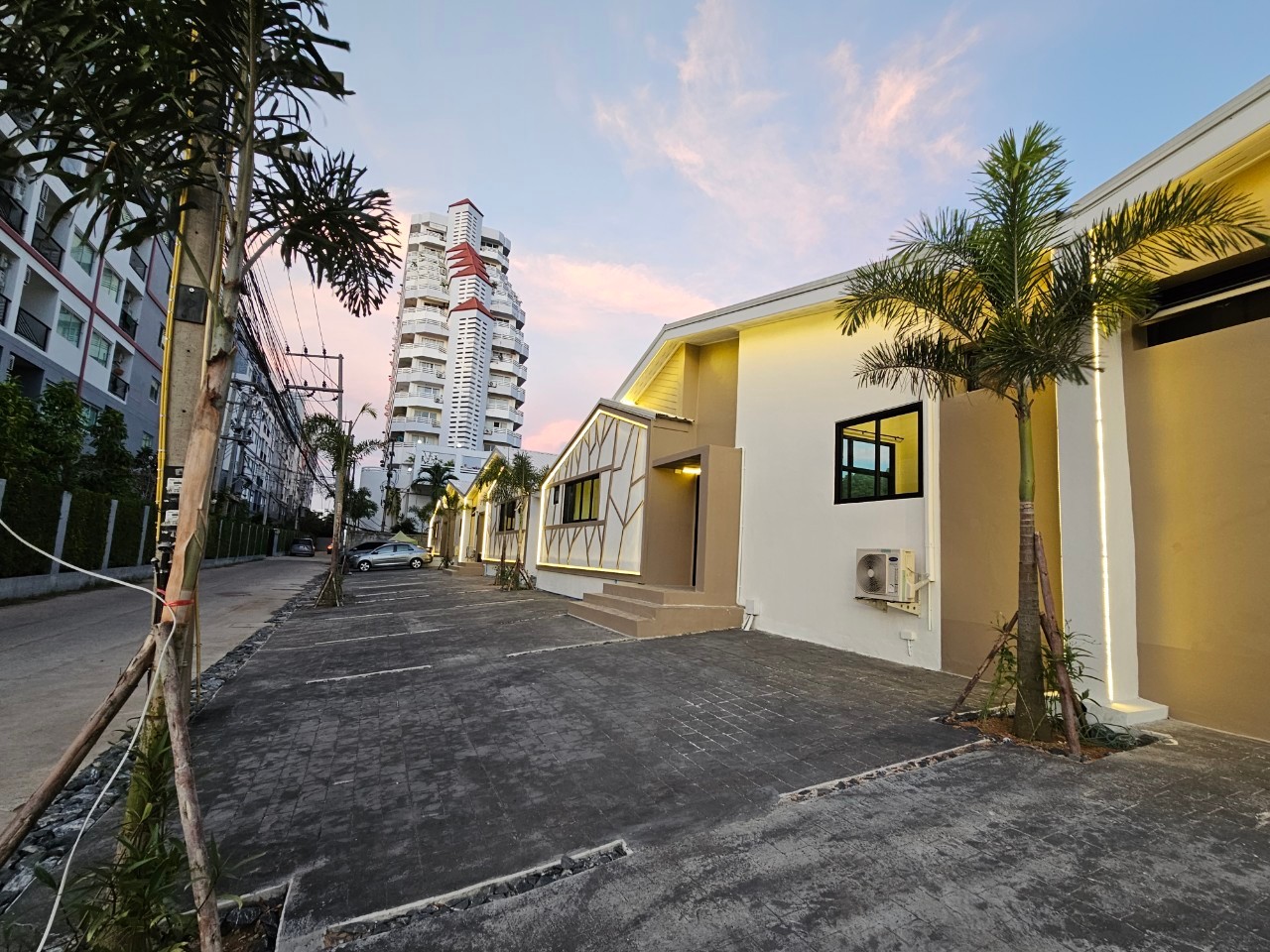 Madaguscar Pool Villa