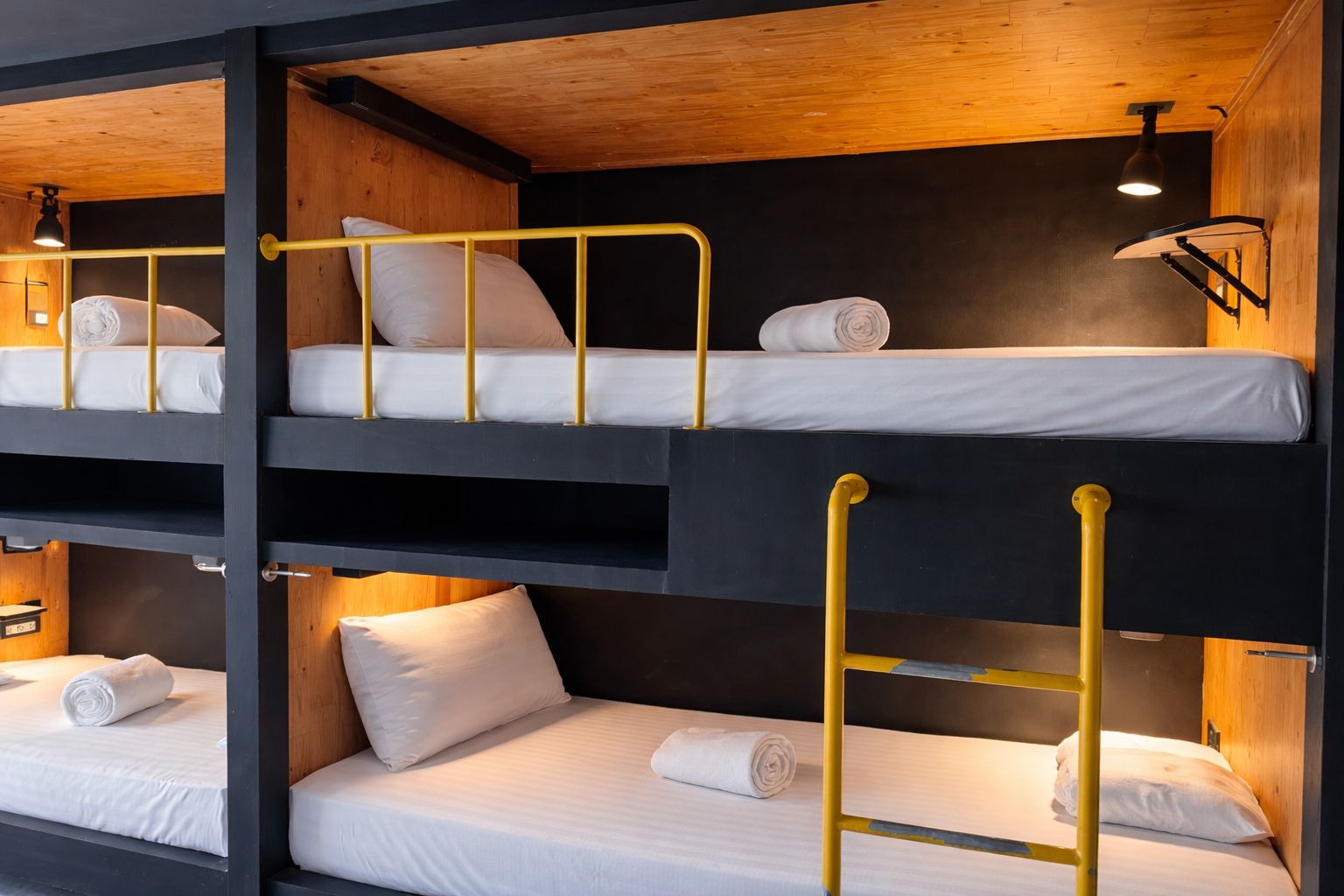 Free Way Kata Beach Hostel