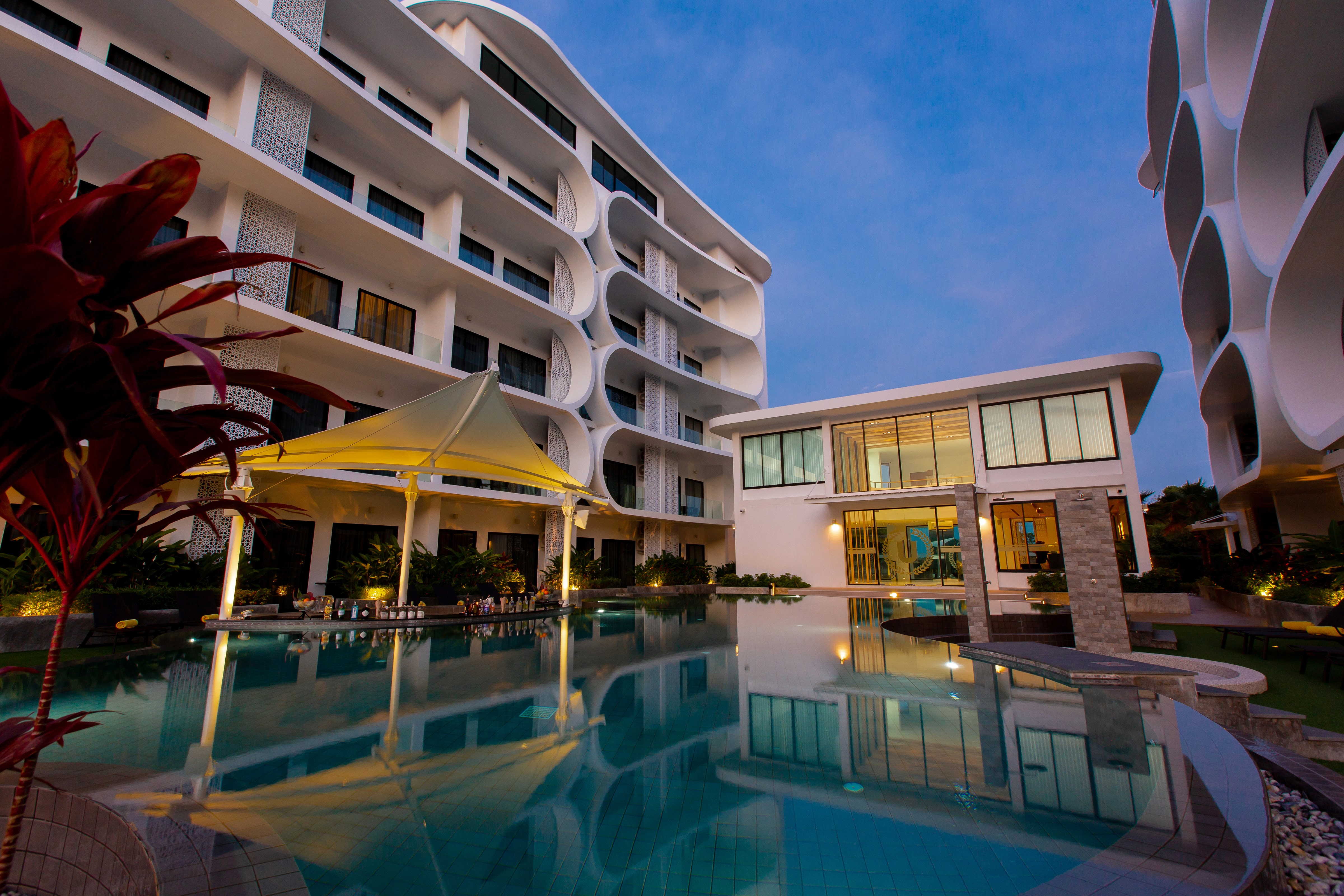 Utopia Naiharn Serviced Residence