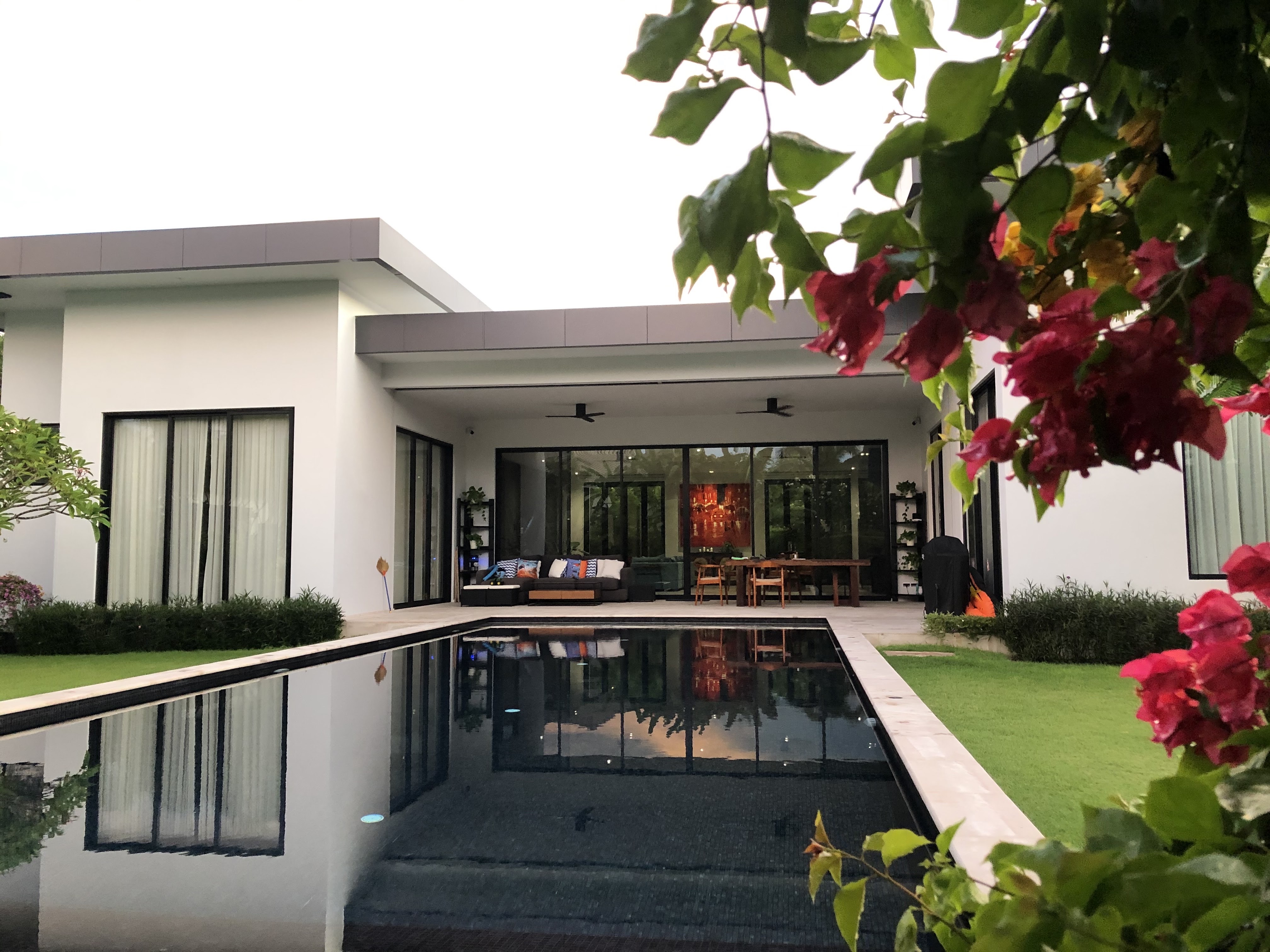 Baan Ing Phu Hua Hin (Luxury Pool Villas)