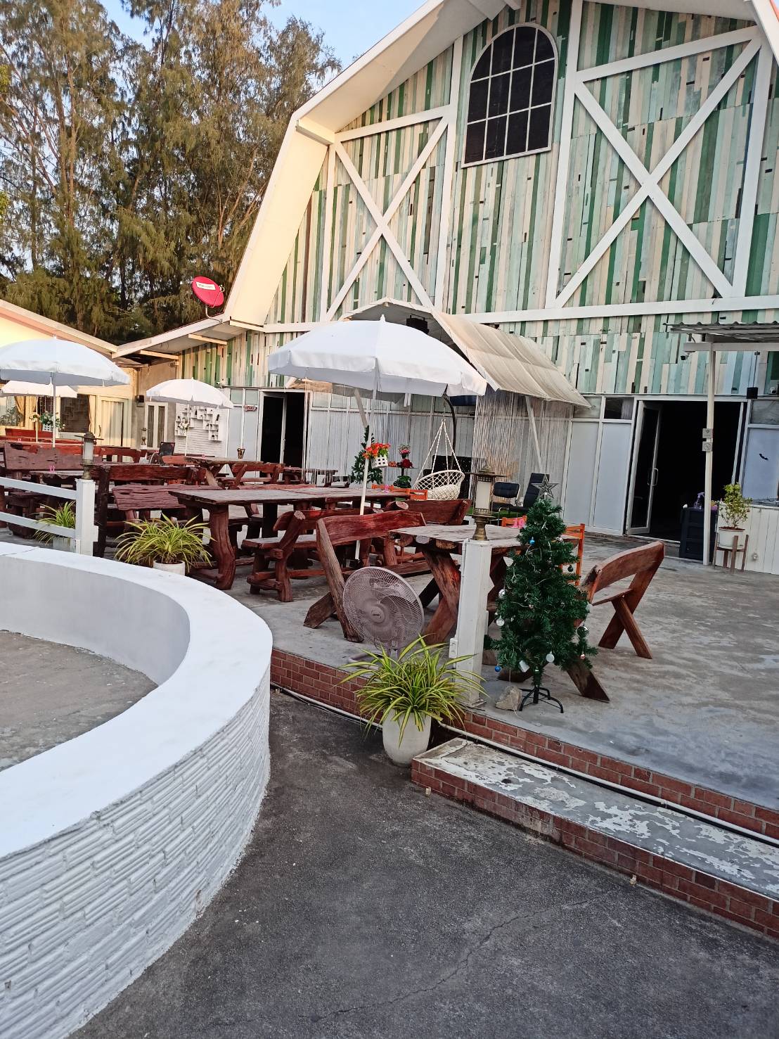 Rayonghouse Resort