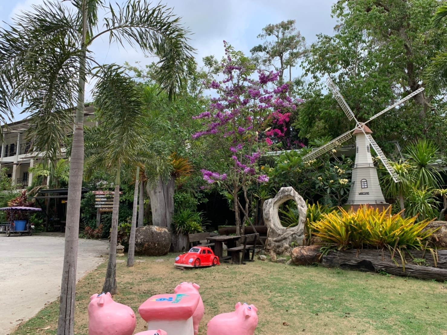 Rayonghouse Resort