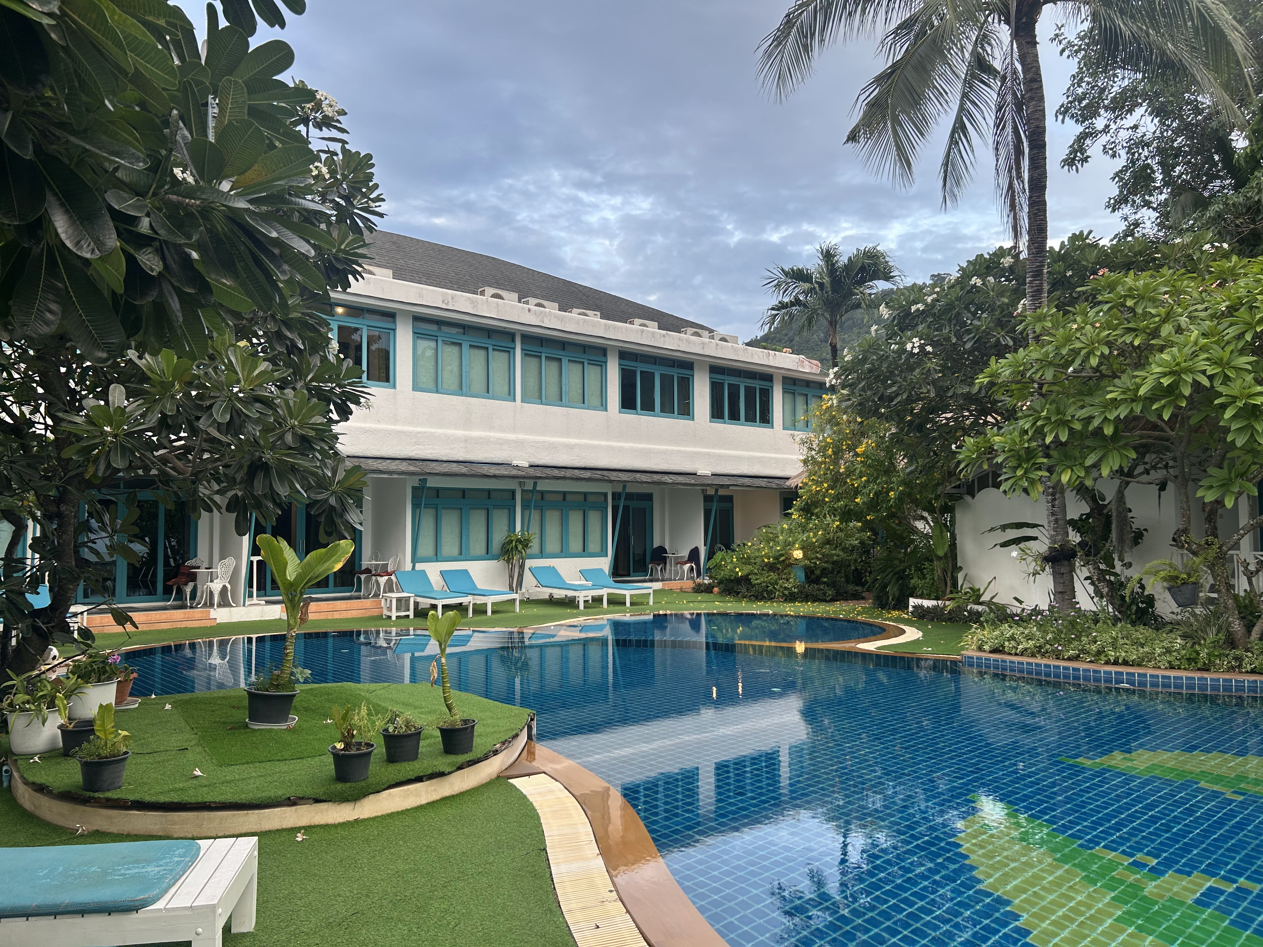 Sand Sea Beach Resort