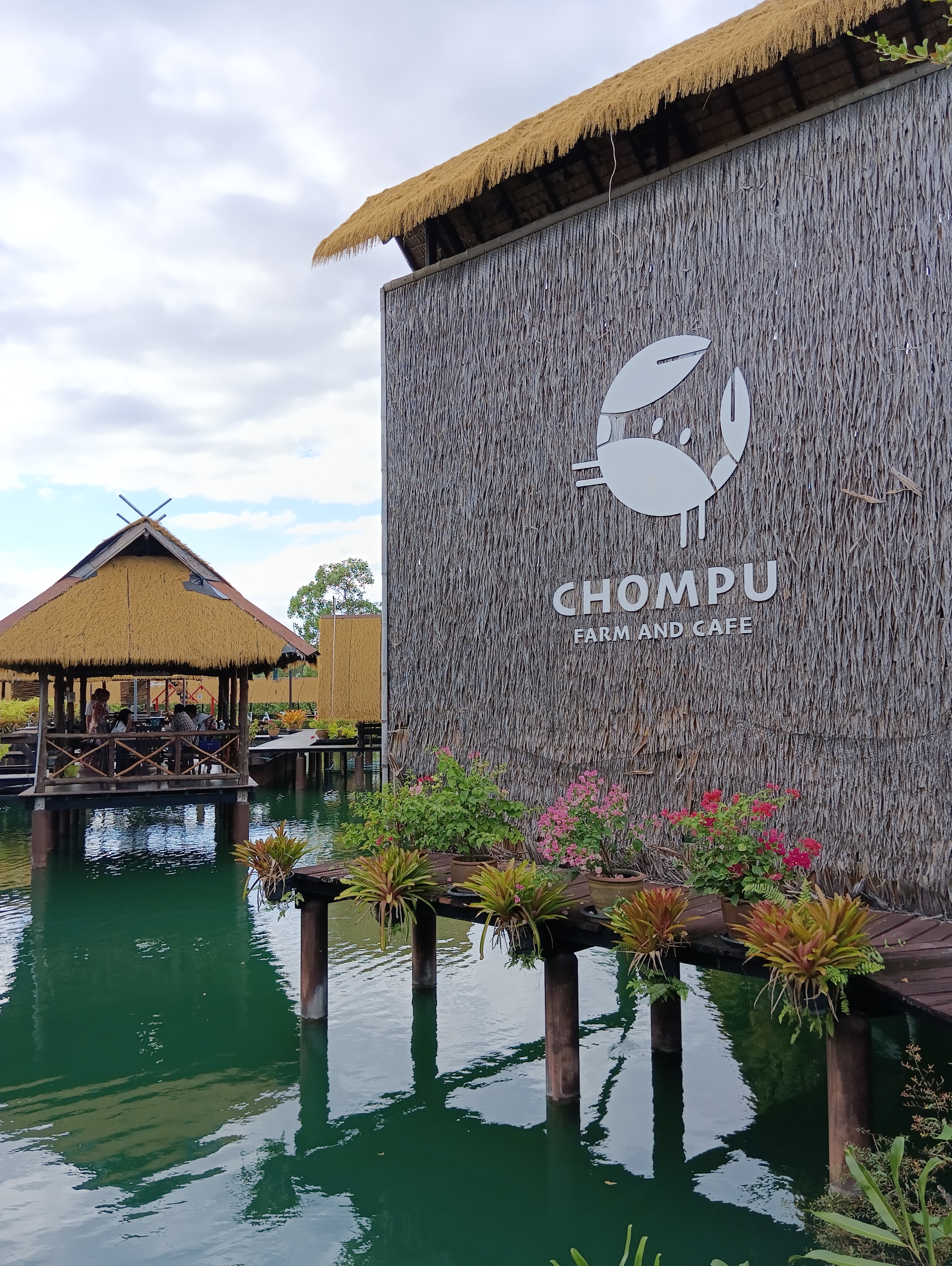 Chompu Farm's Cafe
